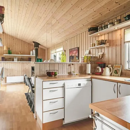 Holiday home Niesina - 200m From The Sea By Interhome Lokken