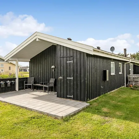 Holiday home Niesina - 200m From The Sea By Interhome *